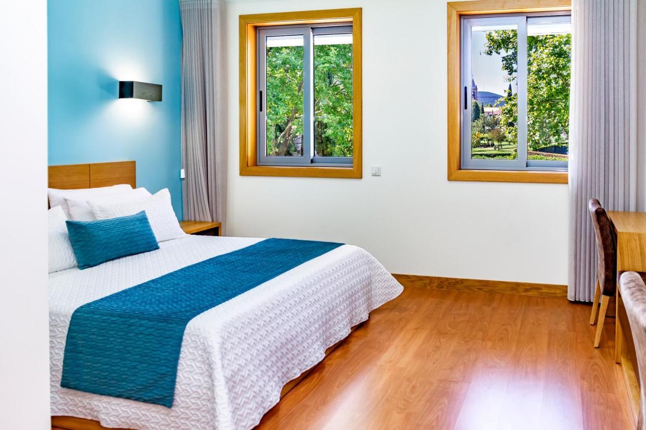 Boutique Mouras Bed and Breakfast Mondim de Basto Exteriör bild
